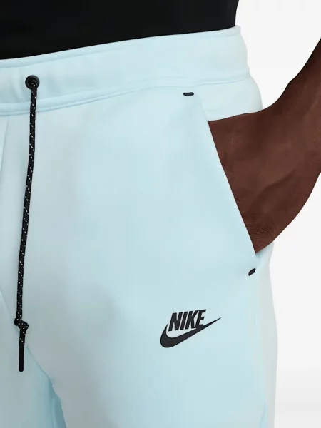 Běžecké fleecové tričko s potiskem Nike s potiskem černé