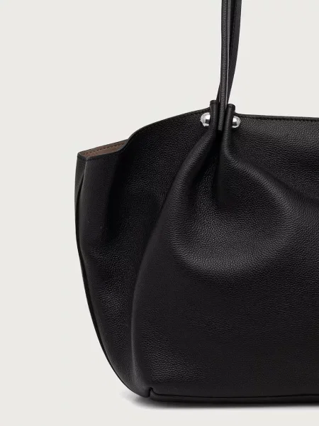 Кожаная сумка шоппер Weekend Max Mara