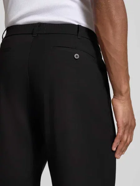 Szorty o kroju straight fit z wpuszczanymi Jake*s Studio Men czarne