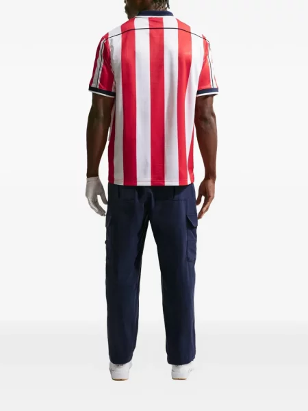 Tricou Nike cu broderie cu decolteu în V retro roz