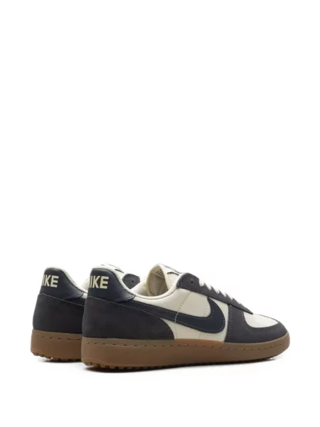 Sneakerși Nike alb