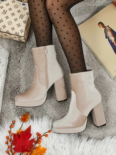Botine Resti din velur