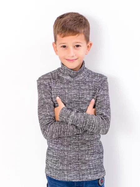 Гольф водолазка носи своє серая