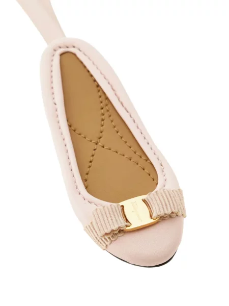Pandantiv Ferragamo cu funde roz