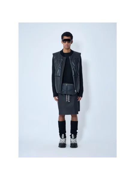 Kamizelka Moncler skórzana z kapturem czarna