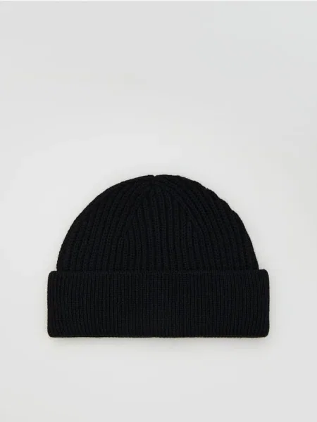 Шерстяная шапка Reserved черная
