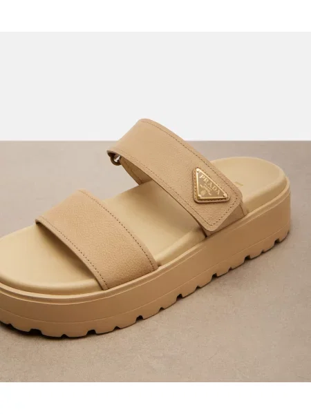Sandale Prada din piele cu platformă bej