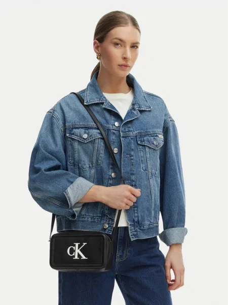 Calvin Klein Дамска чанта Bold Ck Camera Bag черен