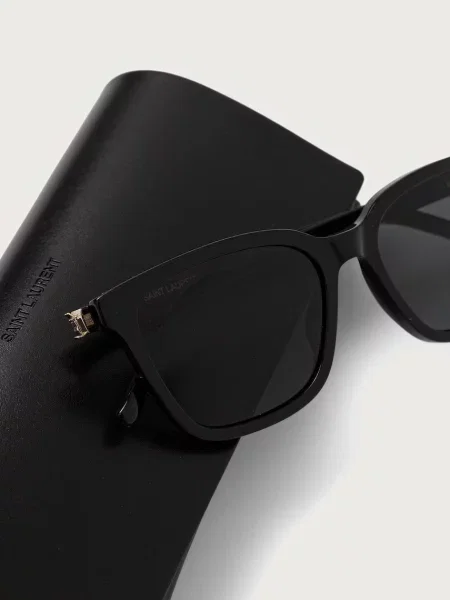 Солнцезащитные очки Saint Laurent
