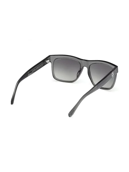 Солнцезащитные очки Guess