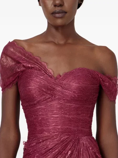 Rochie Iris Serban din dantelă drapată roșu