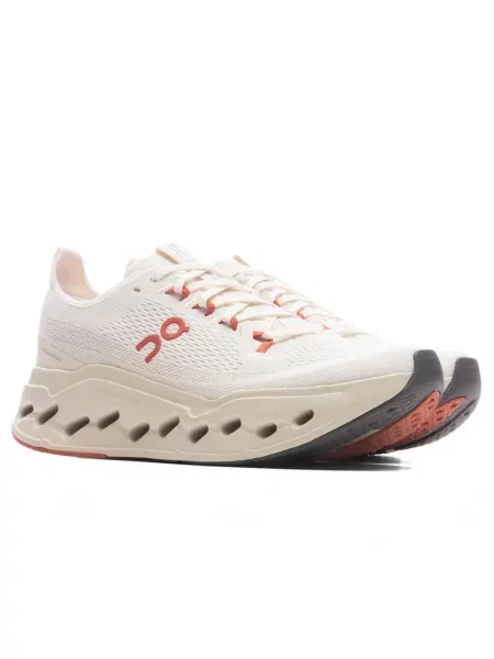 Sneakerși On