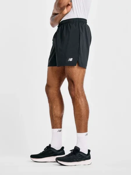 Спортивные шорты New Balance черные