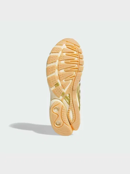 Повседневные кроссовки Adidas бежевые