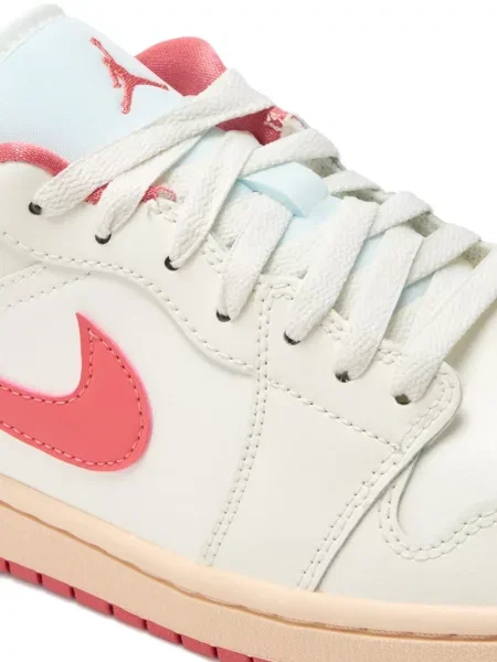 Trčanje tenisice Nike Metcon od brušene kože s platformom bijela