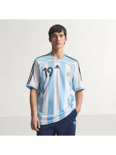 Krój regular fit t-shirt trykot model ARGENTINIEN MESSI' Adidas Sportswear biała