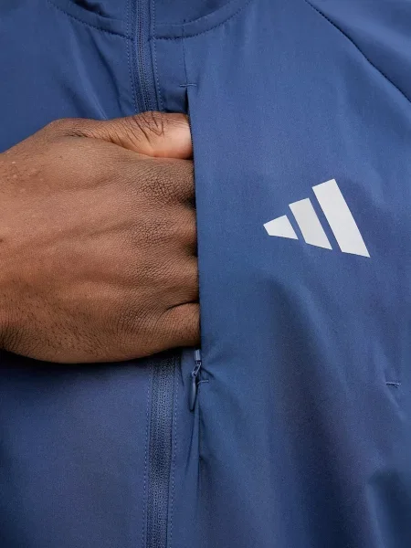 Бігова куртка adidas Performance Run Essentials демісезонна
