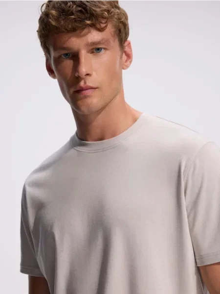 Reserved Tricou regular din lyocell deschis gri