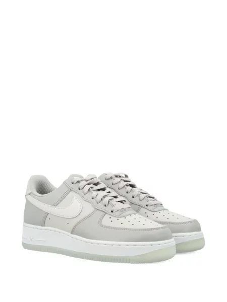Pantofle Nike bílé