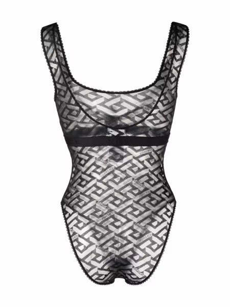 Glaustinukė Versace iš tiulio