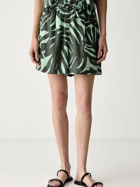 United Colors of Benetton pantaloni scurți pentru femei din in verde