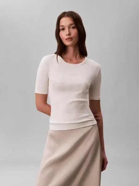 Calvin Klein Póló gyapjúfehér bézs