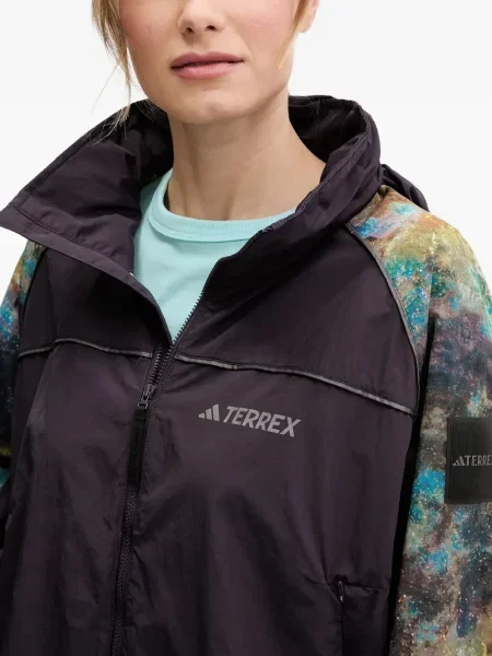 Кожени маратонки Adidas Terrex на райета с принт розово