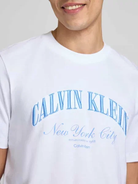 T-shirt z wyhaftowanym logo Calvin Klein Jeans biała