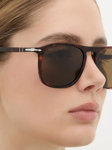 Солнцезащитные очки Persol