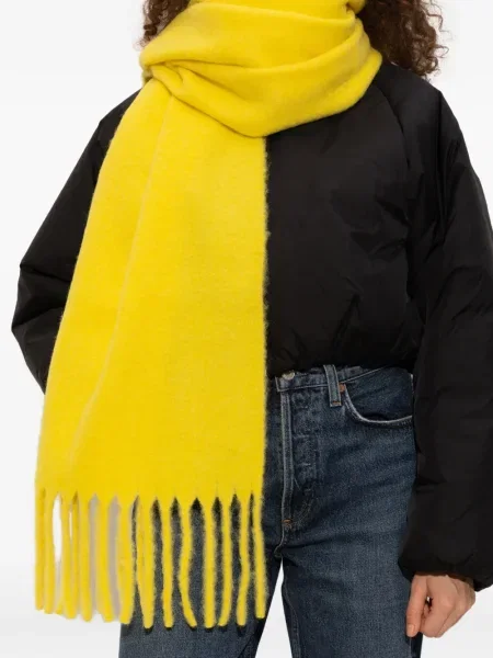 Fular Issey Miyake cu franjuri galben