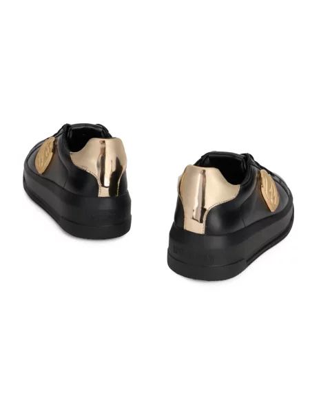 Sneakersy Love Moschino skórzane w serca z logo czarne