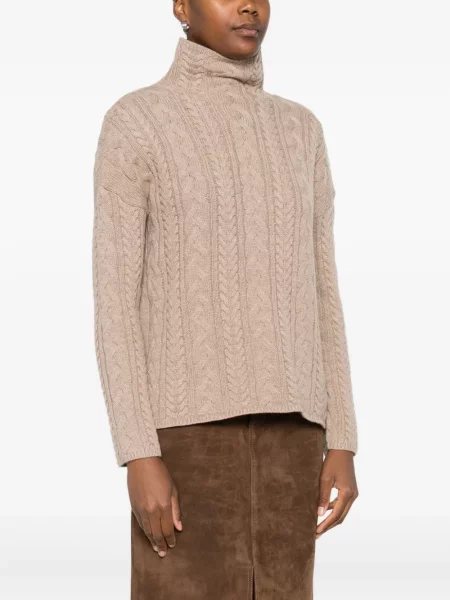 Heláncă 's Max Mara maro