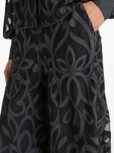 Pantaloni Temperley London cu model floral din dantelă negru