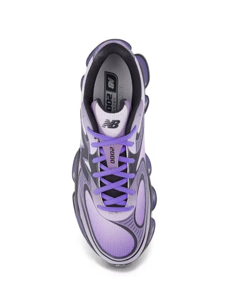 Sneakerși New Balance cu șireturi din dantelă violet