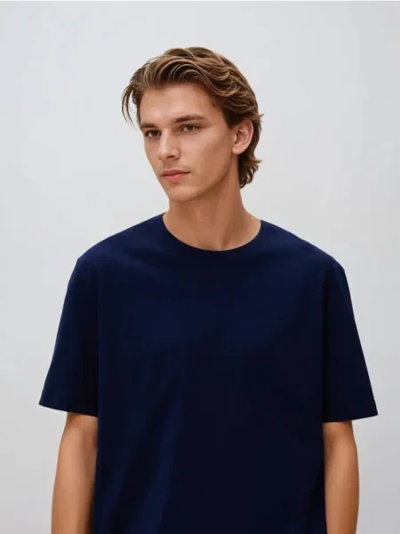 Reserved Tricou regular din bleumarin