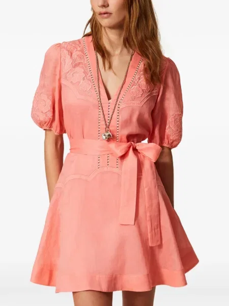 Rochie Twinset cu broderie de costum roz
