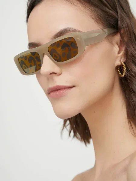 Солнцезащитные очки Emporio Armani бежевые