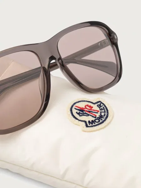 Солнцезащитные очки Moncler