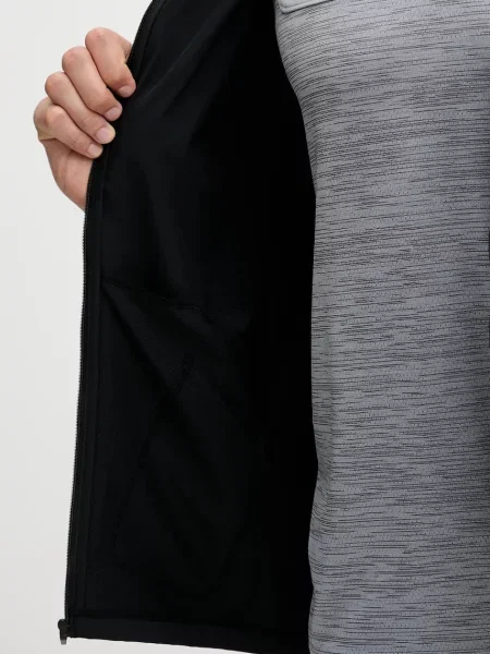 Демисезонная куртка Under Armour черная