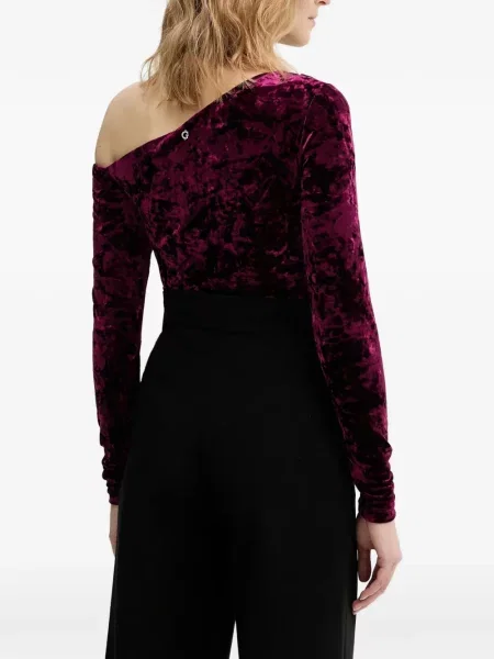 Body Guess cu un umăr gol violet