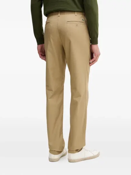 Pantaloni chino Lacoste cu autograf