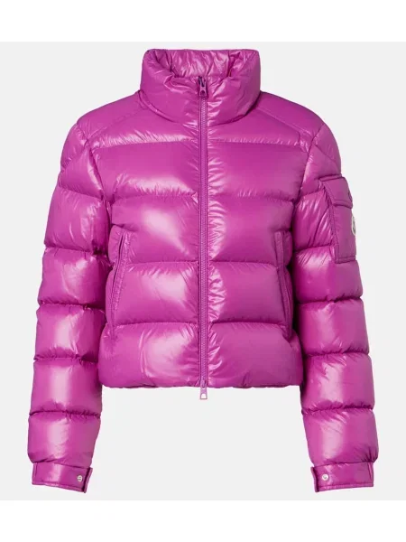Kurtka puchowa Moncler o krotszym kroju fioletowa