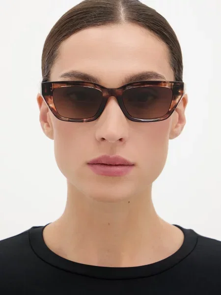Dolce & Gabbana napszemüveg női barna