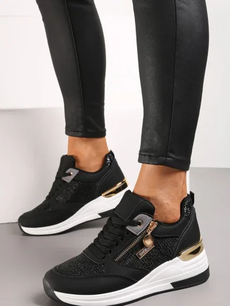 Błyszczące Sneakersy na Koturnie z Metalicznymi Detalami i Sznurowaniem Teissa czarne