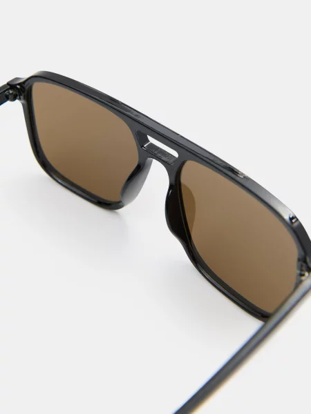 Солнцезащитные очки Sinsay черные