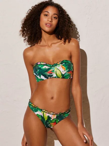 Купальник с уплотнённой чашкой плавки слип