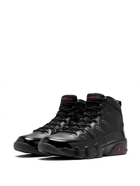 Retro stiliaus sportbačiai Jordan juoda