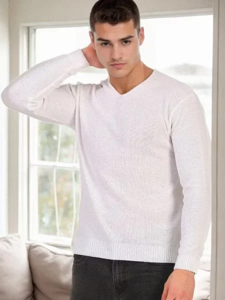 Pulover Dewberry cu decolteu în V alb