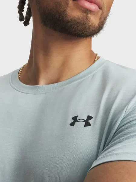 Бесшовная спортивная футболка Under Armour голубая