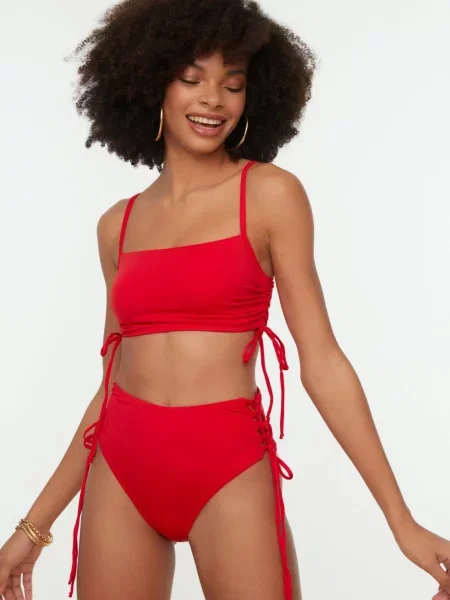 Trendyol Bikinové nohavičky červená